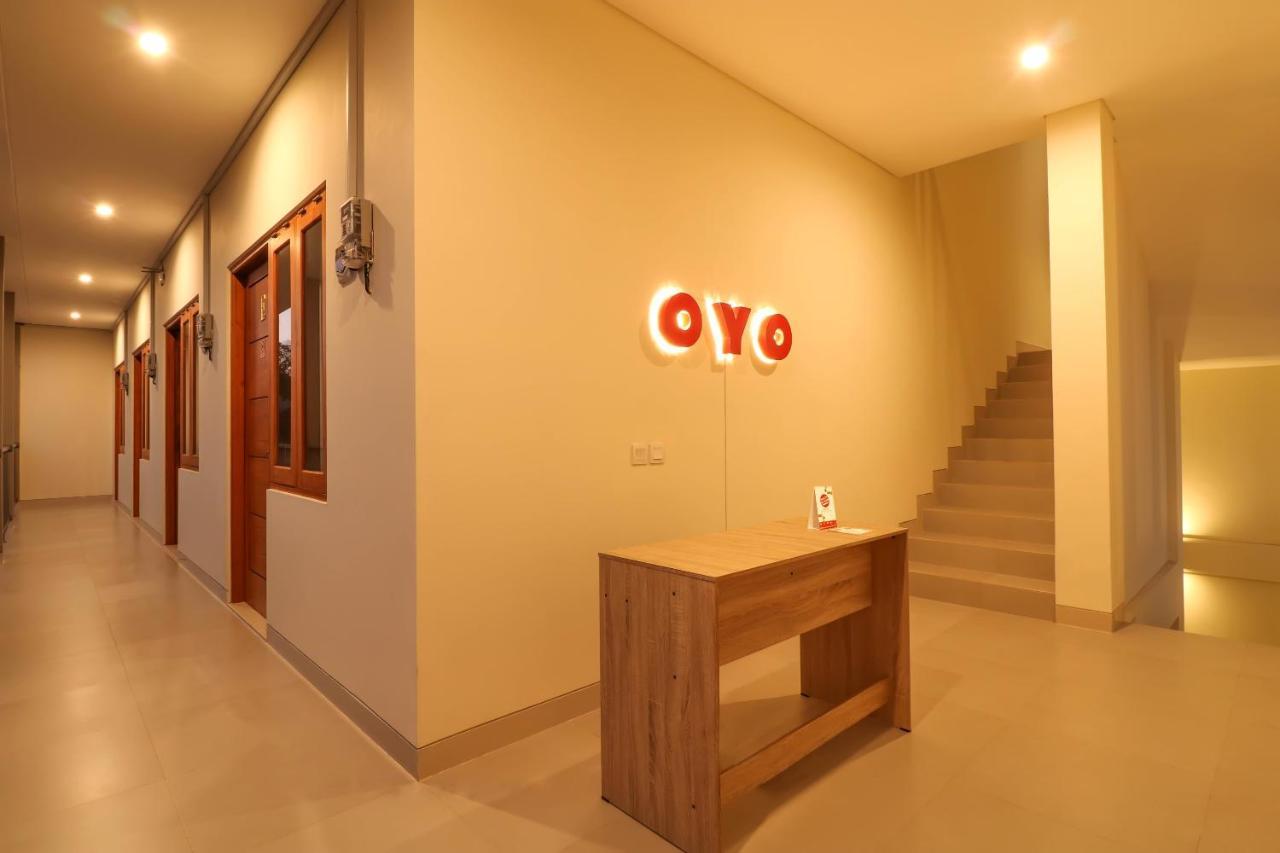 Oyo 1200 Kencana Residence 金巴兰 外观 照片