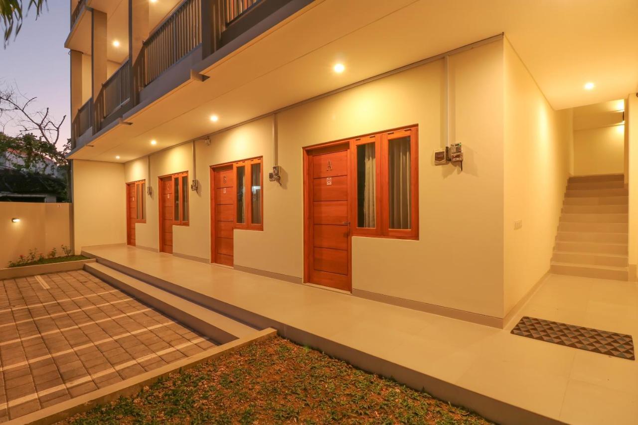 Oyo 1200 Kencana Residence 金巴兰 外观 照片