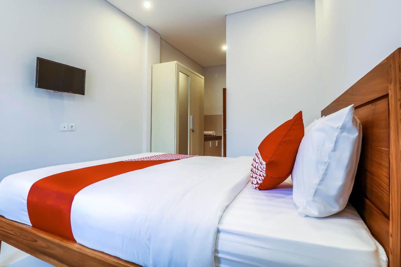 Oyo 1200 Kencana Residence 金巴兰 外观 照片