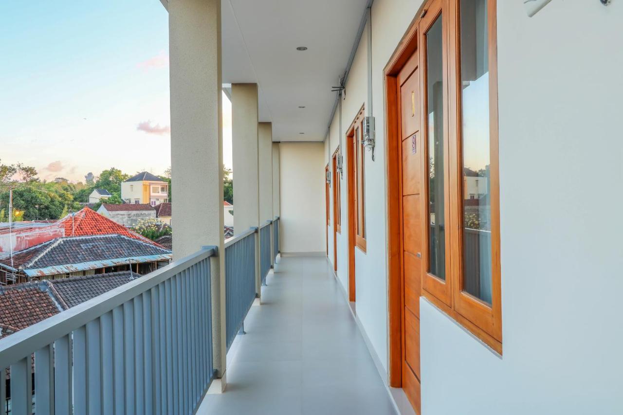 Oyo 1200 Kencana Residence 金巴兰 外观 照片